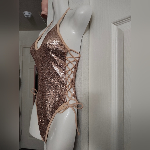 Swim suit - Picture 2 of 5